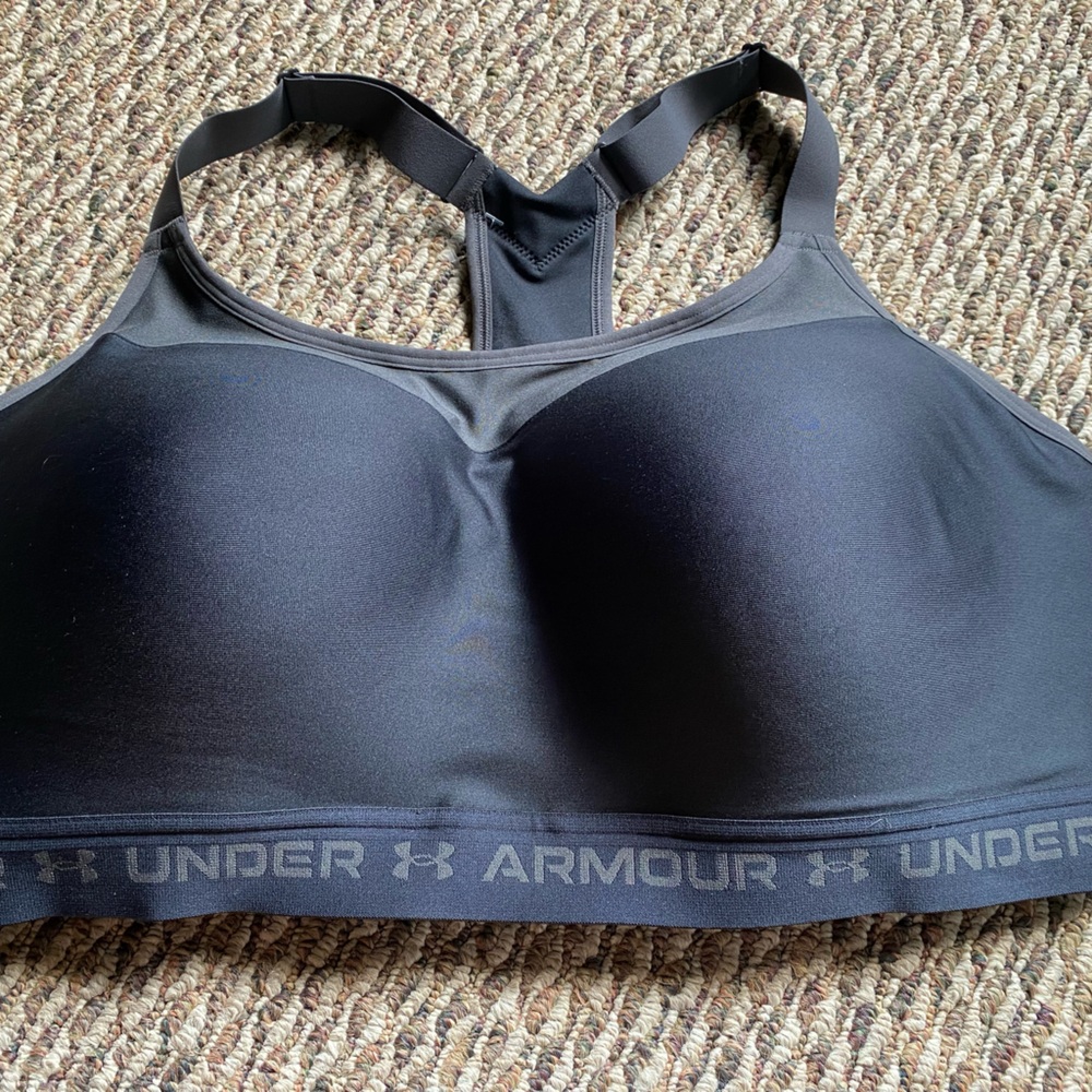 Under Armour Women's Black Compression Sports Bra